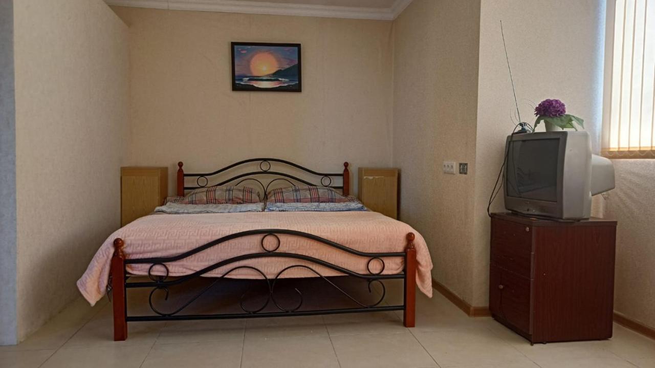 Hotel By The Sea Rozetta Sochumi Exterior foto